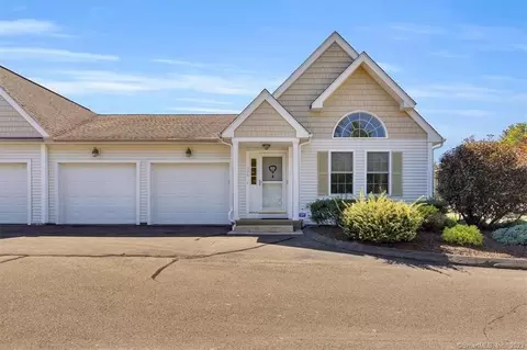 306 Garden Cir #306, South Windsor, CT 06074