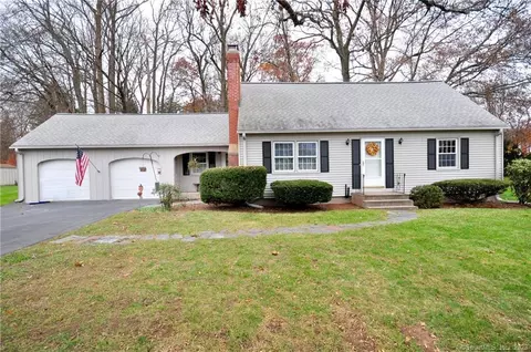 21 Standish Rd, Windsor, CT 06095