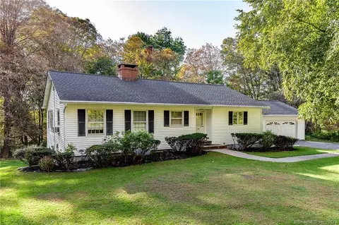 1 Rabbit Ln, Brookfield, CT 06804