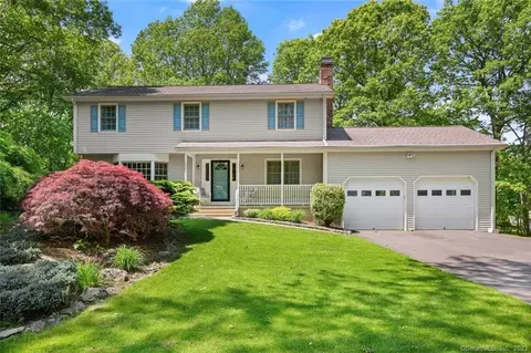 105 Princeton Dr, Shelton, CT 06484