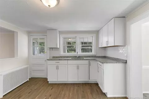 1 Chester Ave, Wallingford, CT 06492