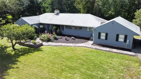 1114 Racebrook Rd, Woodbridge, CT 06525