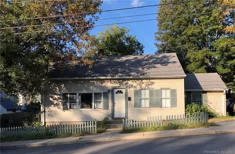 96 Franklin St, Killingly, CT 06239