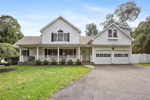 2 Blackberry Ln, Norwalk, CT 06850