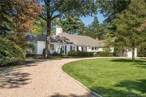 14 Thicket Ln, West Hartford, CT 06107