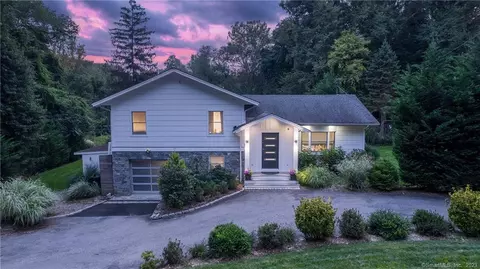 211 W Rocks Rd, Norwalk, CT 06851