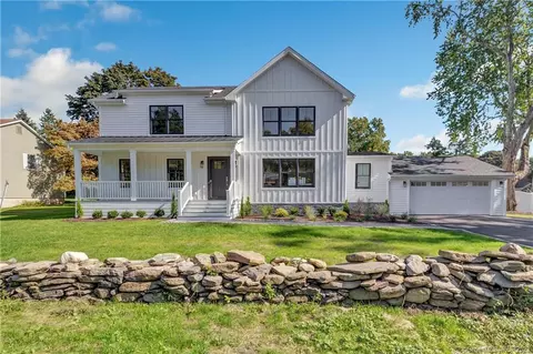 559 Stillson Rd, Fairfield, CT 06824