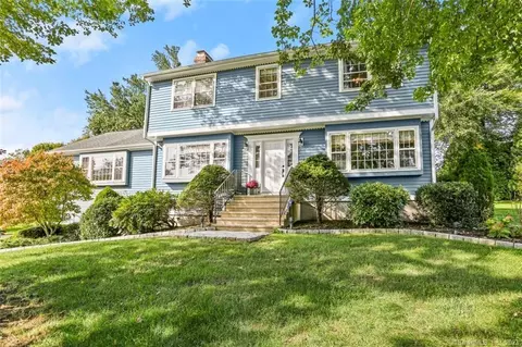 247 Sterling Rd, Trumbull, CT 06611