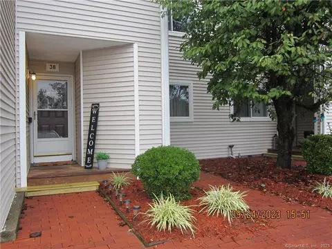 35 Ruth St #38, Bristol, CT 06010