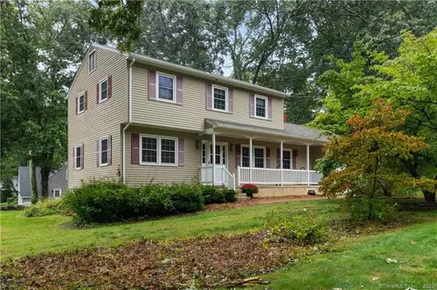 31 Monticello Dr, East Lyme, CT 06333