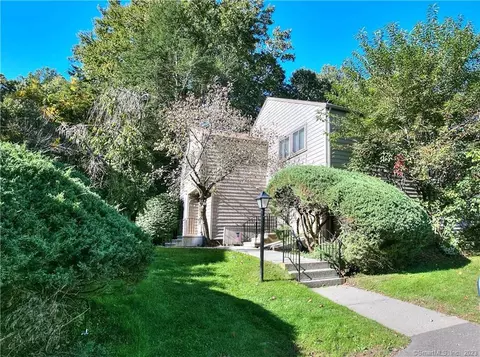 20 Happy Hollow Cir #B, Stratford, CT 06615