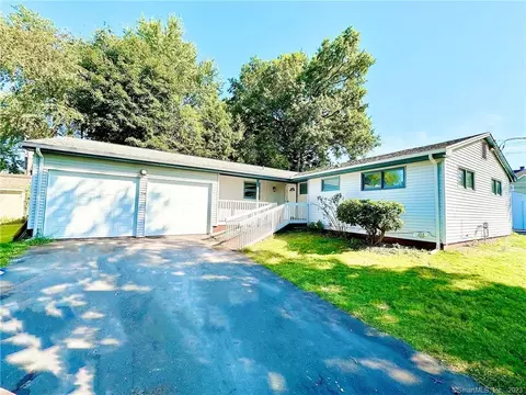 14 Howard St, Newington, CT 06111