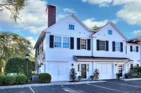 220 Riverside Ave #7, Westport, CT 06880