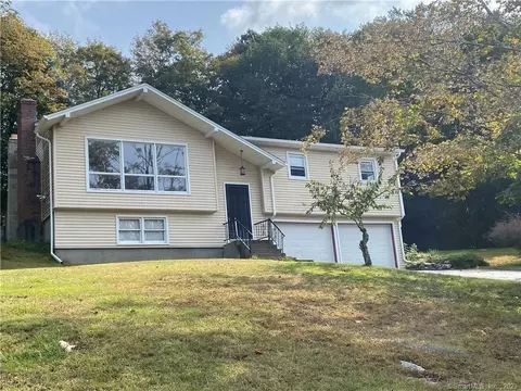16 Rene Dr, Montville, CT 06370