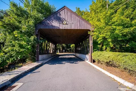 34 Padanaram Rd #327, Danbury, CT 06811