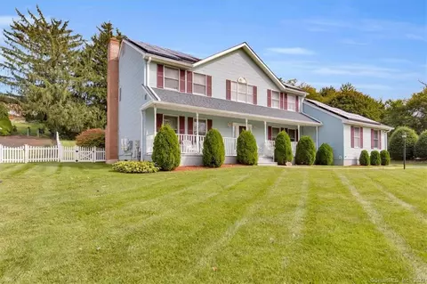 6 Colonel Chester Dr, Wethersfield, CT 06109