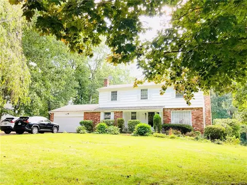 59 Sherwood Ln, Norwich, CT 06360