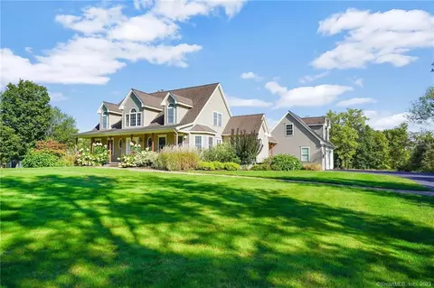 258 N Grand St, Suffield, CT 06093