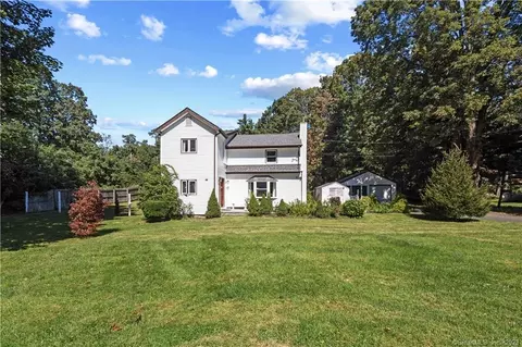 3 Linda Ln, New Fairfield, CT 06812