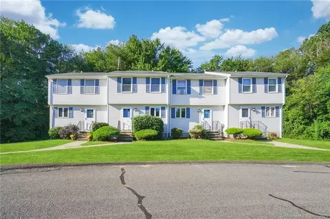 28 Middle Rd #3D, Enfield, CT 06082