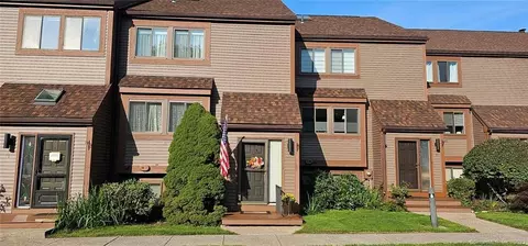 2 Wickhams Fancy #2, Canton, CT 06019
