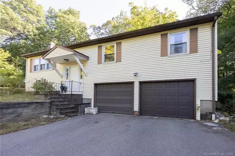 2 Firetown Rd, Simsbury, CT 06070