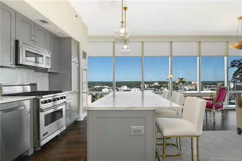 1 Broad St #PH22E, Stamford, CT 06901