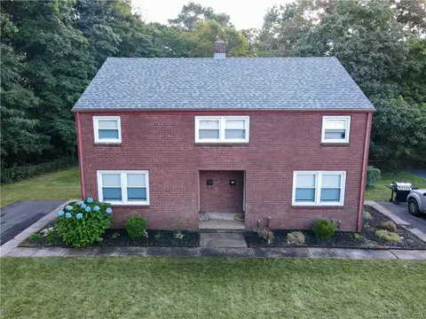 4 Marlon Pl, Cromwell, CT 06416