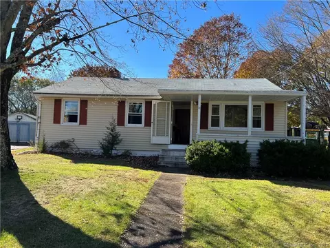 31 Circle Dr, Mansfield, CT 06250