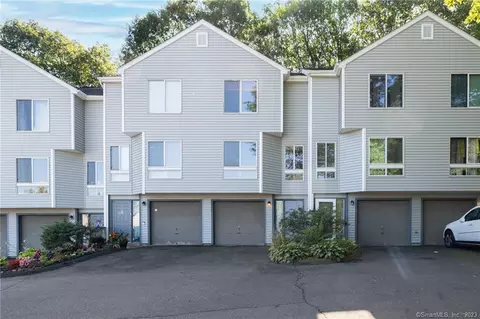 1423 Quinnipiac Ave #210, New Haven, CT 06513