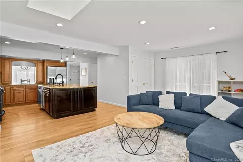 14 Hawthorne St S #A, Greenwich, CT 06831