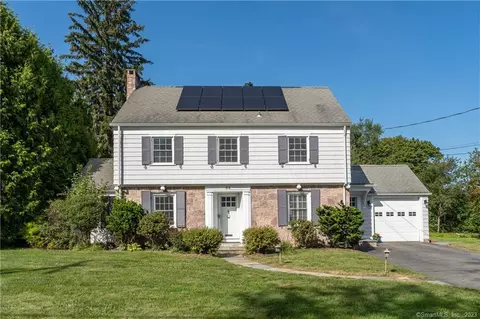 64 Fernwood Rd, Hamden, CT 06517