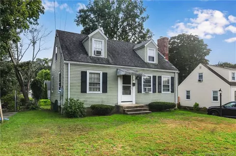30 Avondale Rd, Manchester, CT 06042