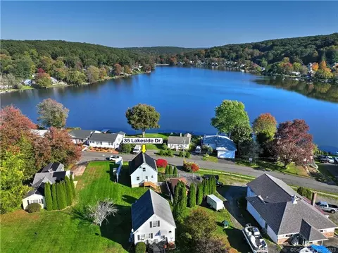 35 Lakeside Dr, Plymouth, CT 06782