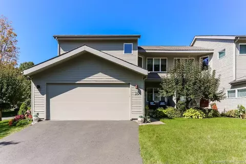 18 Thistle Holw #18, Avon, CT 06001