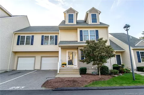 89 Perry St #253, Putnam, CT 06260