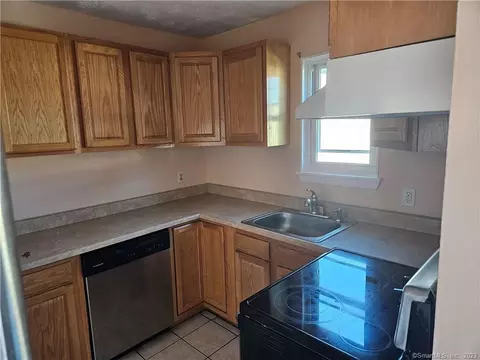 40 Ridge Rd #1, Naugatuck, CT 06770