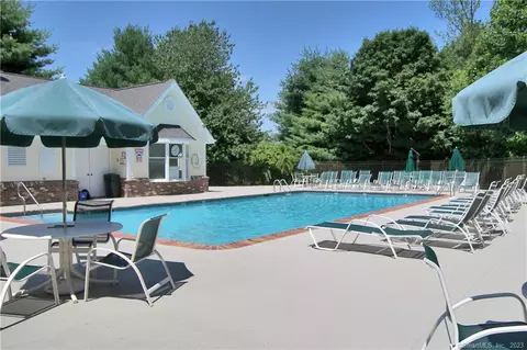 12 Getty Cir #12, Fairfield, CT 06824
