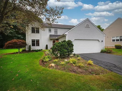56 Canterbury Rd #56, Hamden, CT 06514