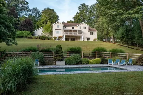 5 Sail Harbour Dr, Sherman, CT 06784