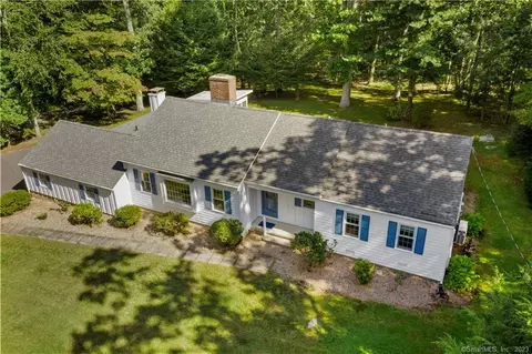3 Nutmeg Ln, Essex, CT 06426