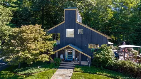17 Washburn Rd, Canton, CT 06019