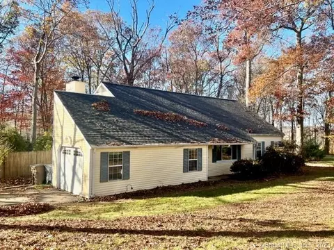 22 Parker Dr, East Lyme, CT 06333