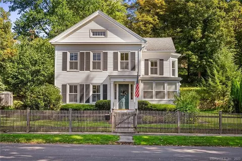 10 Spring St, Canton, CT 06019