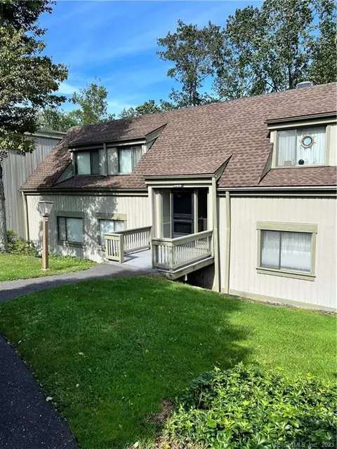 196 Heritage Vlg #D, Southbury, CT 06488