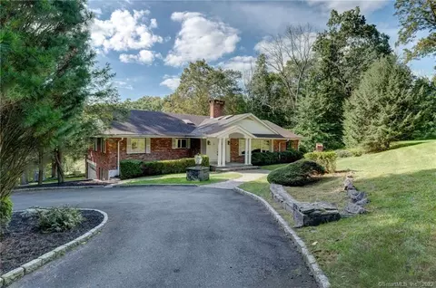100 W Mountain Rd, Ridgefield, CT 06877