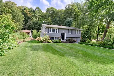 215 Forest Rd, Northford, CT 06472