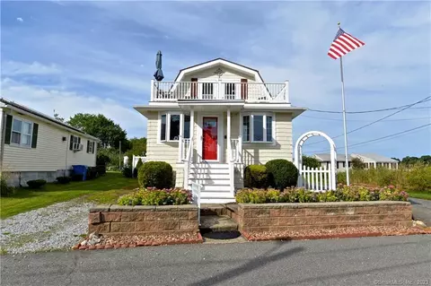 7 Garden St, Old Saybrook, CT 06475