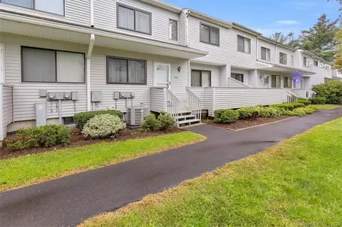 722 Cypress Rd #722, Newington, CT 06111