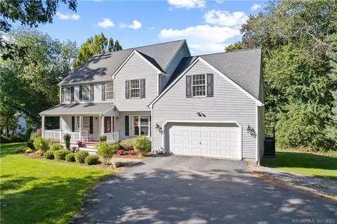 13 Otter Brook Dr, Old Saybrook, CT 06475